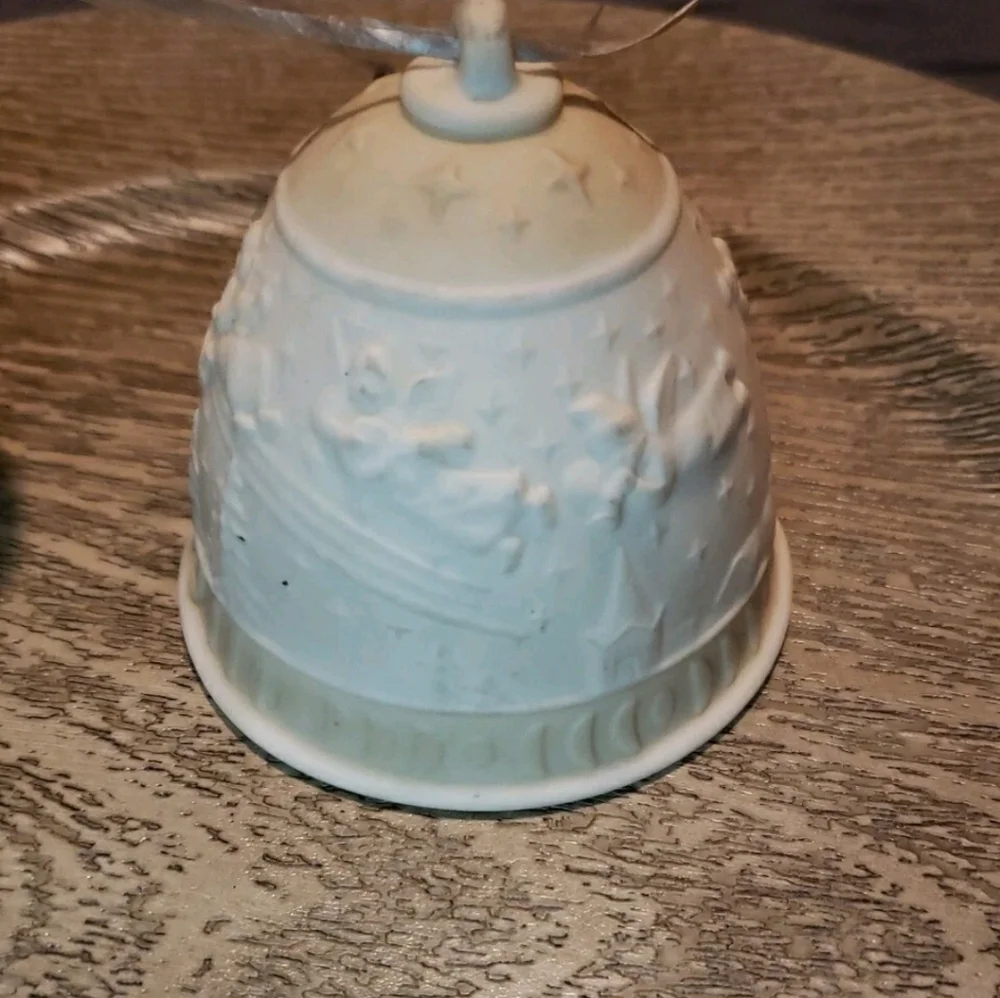 Vtg Lladro 1989 Christmas Bell (Missing Clapper)  1991 Ornament (Missing Top)